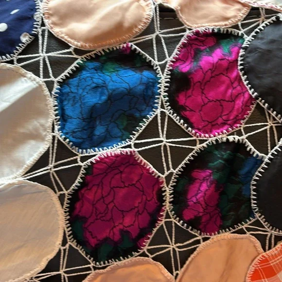 Yo yo Quilt top VTG fabric 63” x 94” crochet bed cover wall hanging art granny - Picture 12 of 15